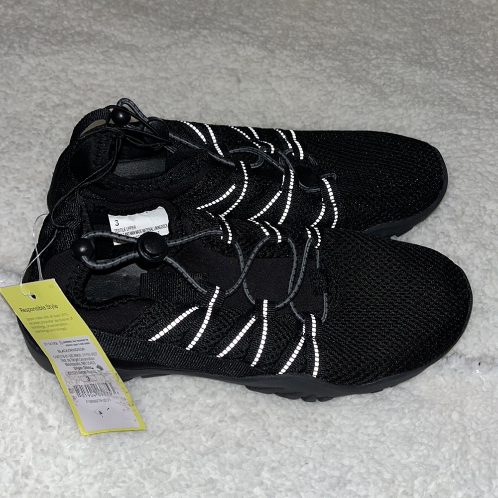 All In Motion Anywhere Boys Shoes Size 3 Black Windsor NWT Lightweight